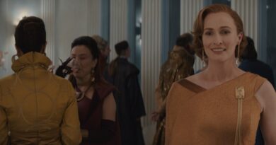 on Mothma (Genevieve O'Reilly) in Lucasfilm's ANDOR, exclusively on Disney+. ©2022 Lucasfilm Ltd. & TM. All Rights Reserved.